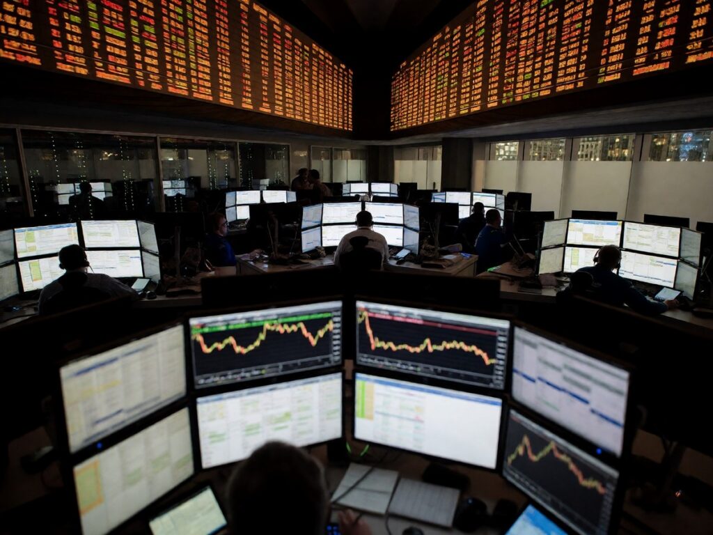 Coinbase Q2 2026 revenue disparity versus Kraken derivatives gains (2)